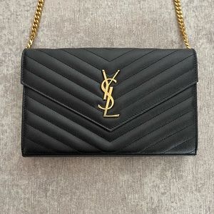 Saint Laurent Monogramme Large Grain de Poudre Wallet on Chain